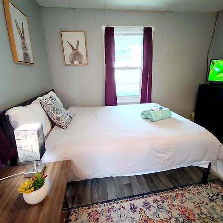 Perfect Combo Of Charm & Comfort- 2Bedroom Home 诺布尔斯维尔 外观 照片