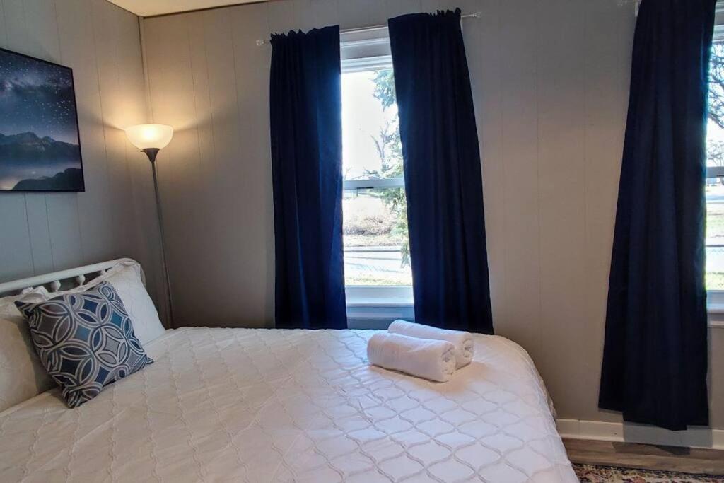 Perfect Combo Of Charm & Comfort- 2Bedroom Home 诺布尔斯维尔 外观 照片