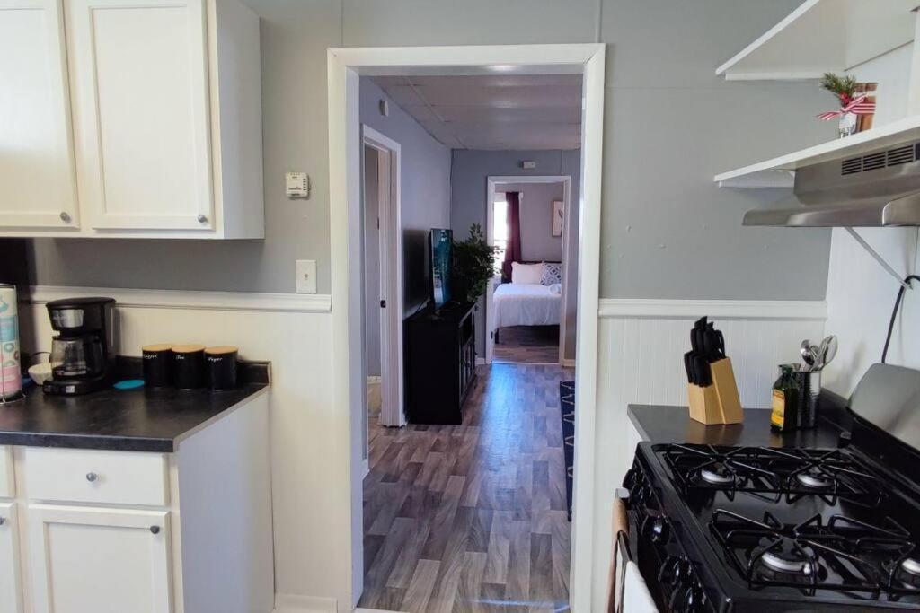Perfect Combo Of Charm & Comfort- 2Bedroom Home 诺布尔斯维尔 外观 照片