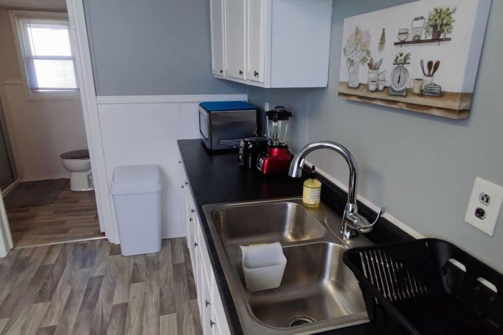 Perfect Combo Of Charm & Comfort- 2Bedroom Home 诺布尔斯维尔 外观 照片