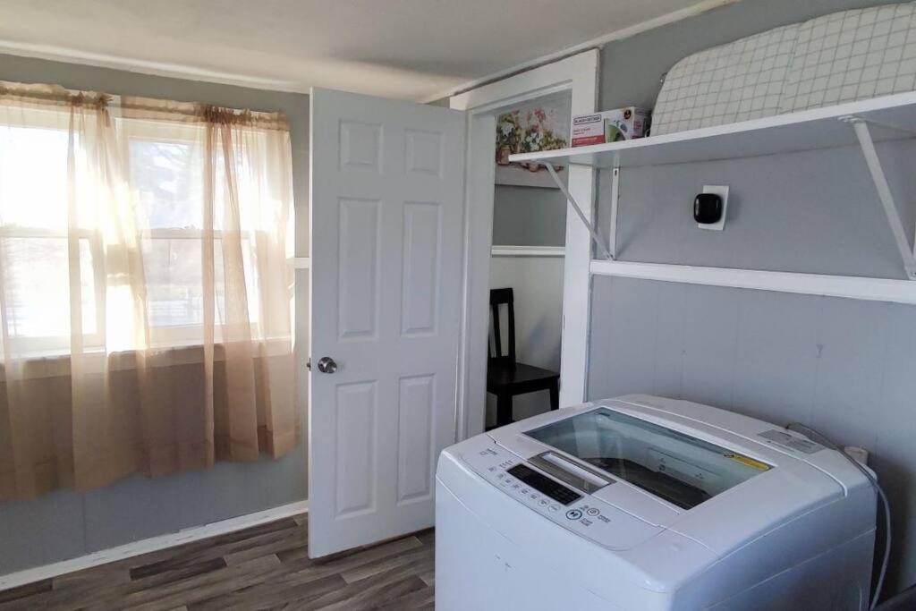 Perfect Combo Of Charm & Comfort- 2Bedroom Home 诺布尔斯维尔 外观 照片
